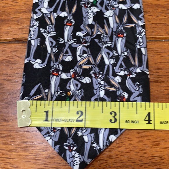 Looney Tunes Bugs Bunny Neck Tie - Picture 7 of 7